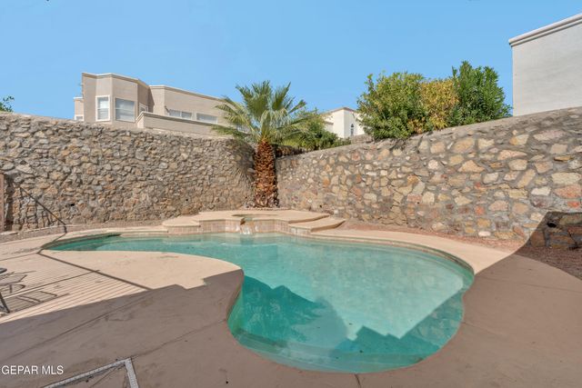 6033 LOS PUEBLOS Drive, El Paso, TX 79912