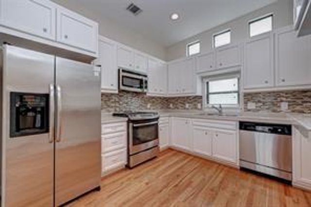 8715 Meadowcroft Drive 1804, Houston, TX 77063