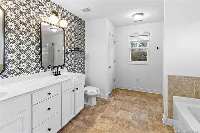 425 Woodington Road, Hope Mills, NC 28348