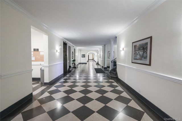 73-20 Austin Street 4J, Forest Hills, NY 11375