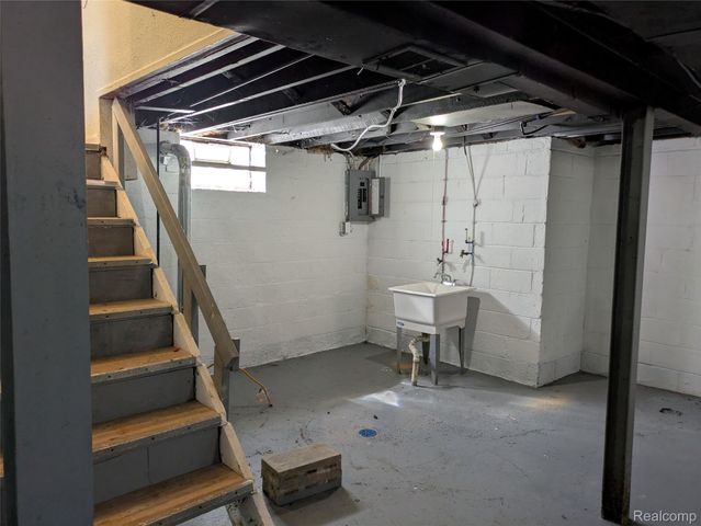 9809 Philip Street, Detroit, MI 48224