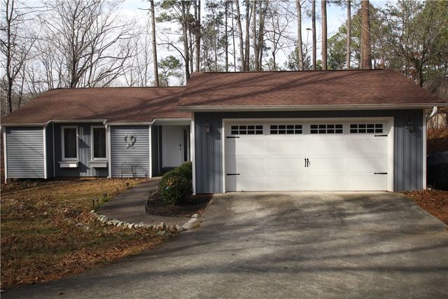 1279 Coneross Point Drive, Seneca, SC 29678