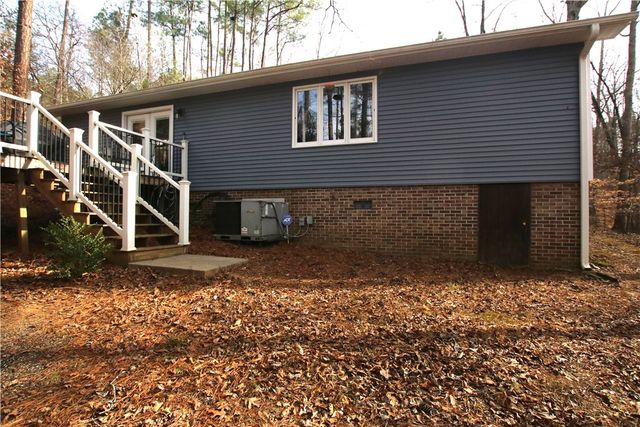 1279 Coneross Point Drive, Seneca, SC 29678