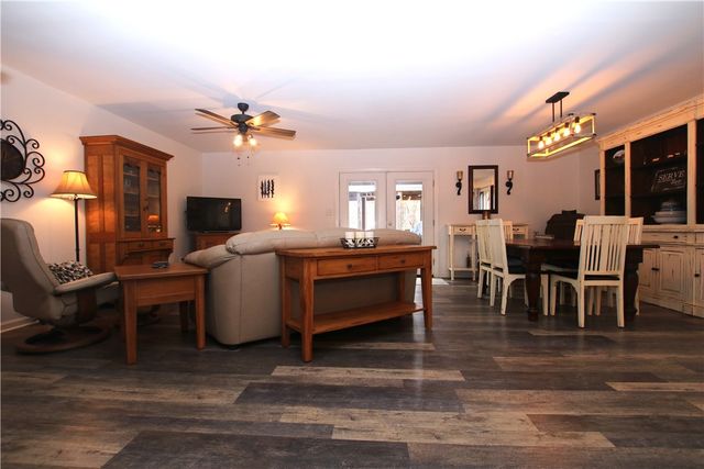 1279 Coneross Point Drive, Seneca, SC 29678