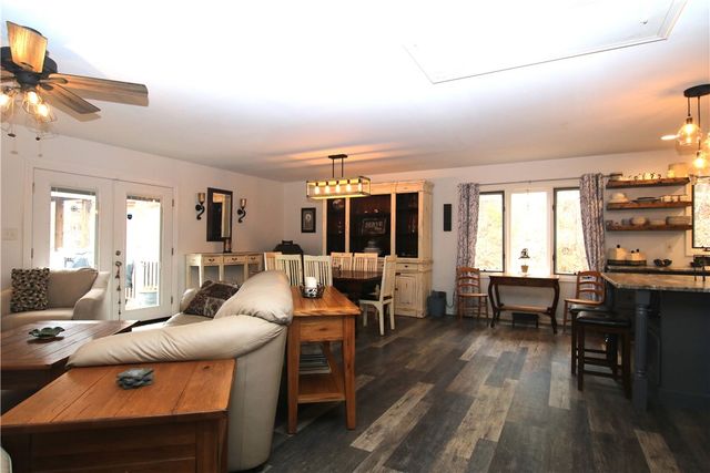 1279 Coneross Point Drive, Seneca, SC 29678