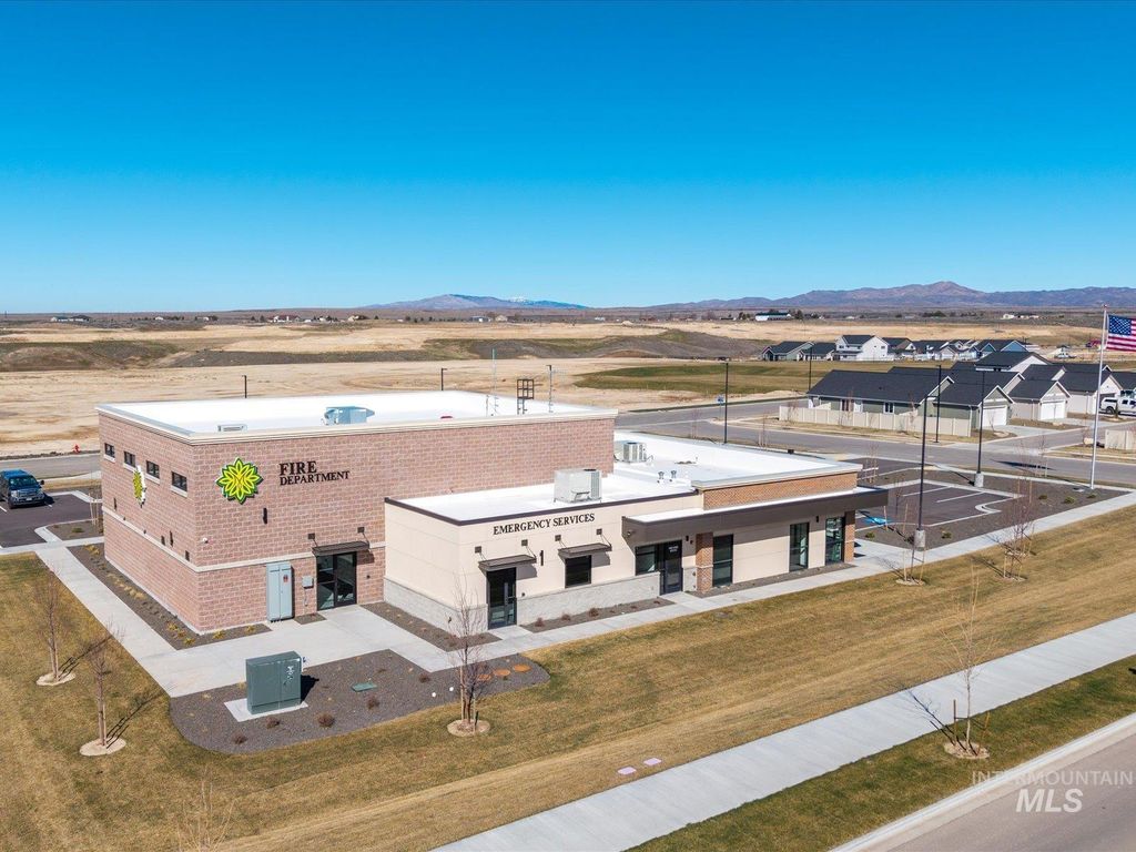 310 E Mayfield Springs Blvd, Boise, ID 83716 photo 4