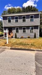 87 Dunedin Street, Cranston, RI 02920