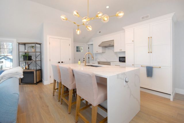 36 Canna Dr, Shrewsbury, MA 01545