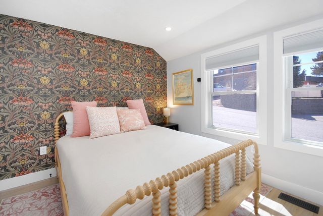 36 Canna Dr, Shrewsbury, MA 01545