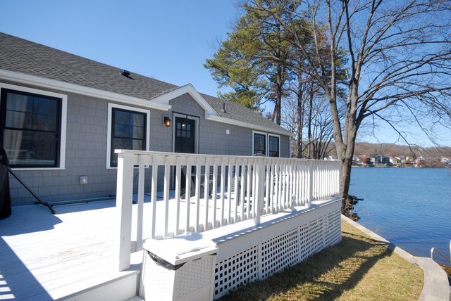 36 Canna Dr, Shrewsbury, MA 01545