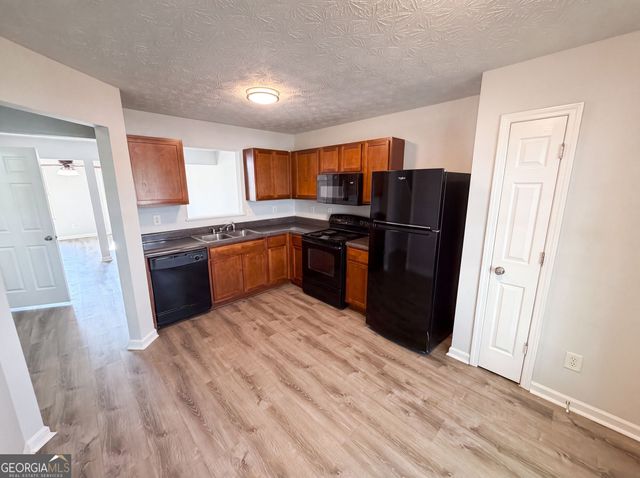 7202 Gotland Street, Union City, GA 30291