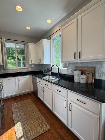 6037 Trailside Drive, Washington, MI 48094