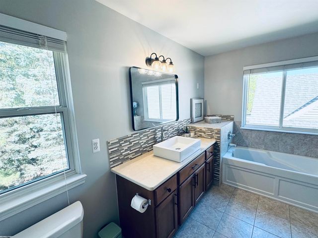 6037 Trailside Drive, Washington, MI 48094