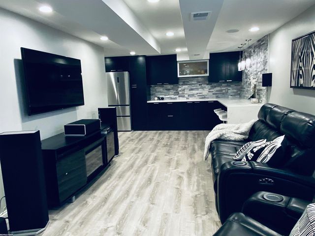 6037 Trailside Drive, Washington, MI 48094