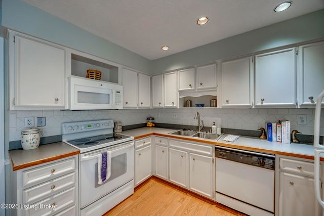 209 Fairfax Ave APT 1, Louisville, KY 40207