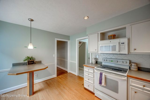 209 Fairfax Ave APT 1, Louisville, KY 40207