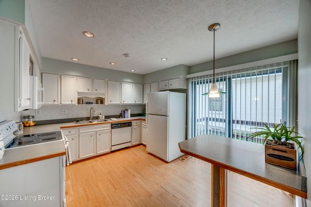 209 Fairfax Ave APT 1, Louisville, KY 40207