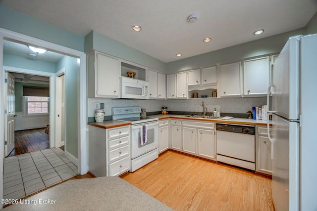 209 Fairfax Ave APT 1, Louisville, KY 40207