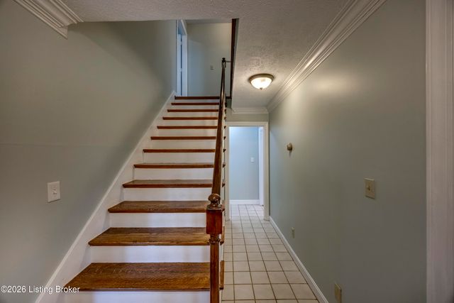 209 Fairfax Ave APT 1, Louisville, KY 40207