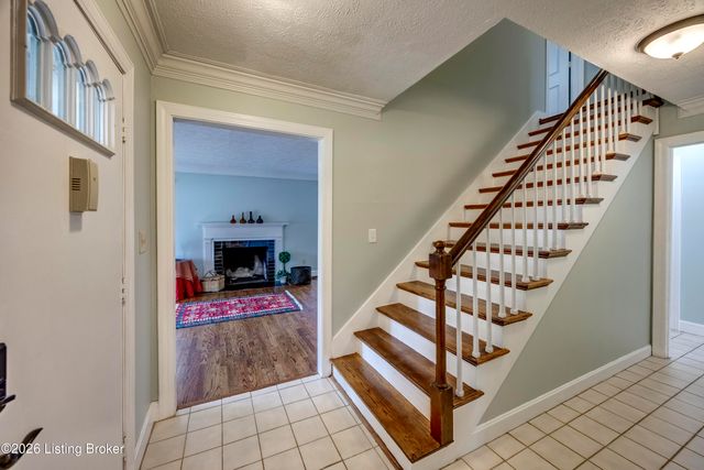 209 Fairfax Ave APT 1, Louisville, KY 40207