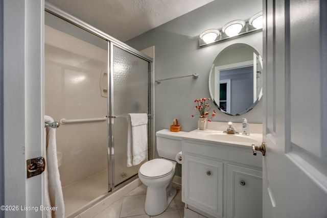 209 Fairfax Ave APT 1, Louisville, KY 40207