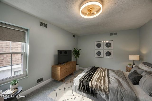 209 Fairfax Ave APT 1, Louisville, KY 40207