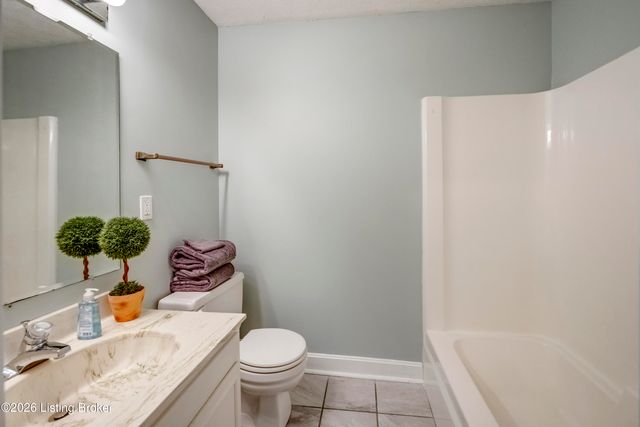 209 Fairfax Ave APT 1, Louisville, KY 40207