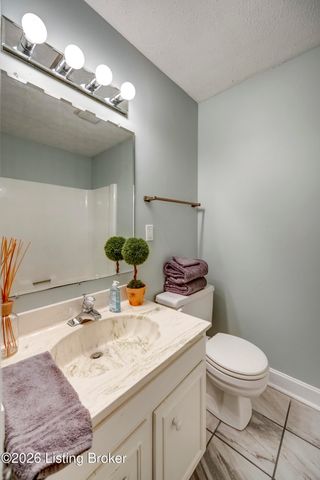 209 Fairfax Ave APT 1, Louisville, KY 40207