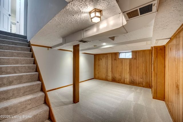 209 Fairfax Ave APT 1, Louisville, KY 40207