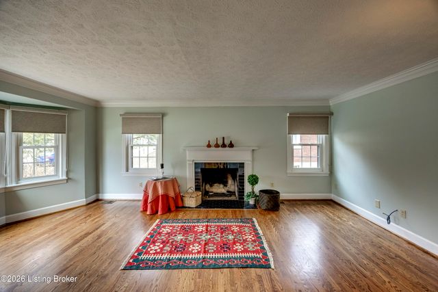 209 Fairfax Ave APT 1, Louisville, KY 40207