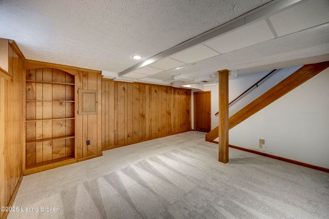 209 Fairfax Ave APT 1, Louisville, KY 40207