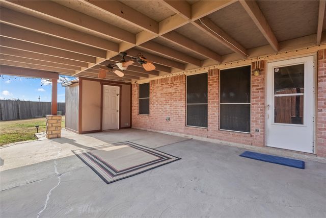 8625 Cotton Creek Lane, Fort Worth, TX 76123