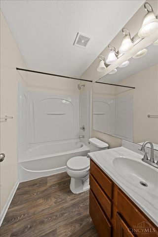 1384 Twin Spires Drive, Batavia Twp, OH 45103