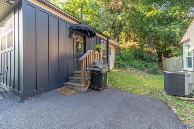 1904 Debow Street, Guntersville, AL 35976