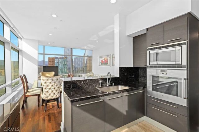 900 W Olympic 31J, Los Angeles, CA 90015