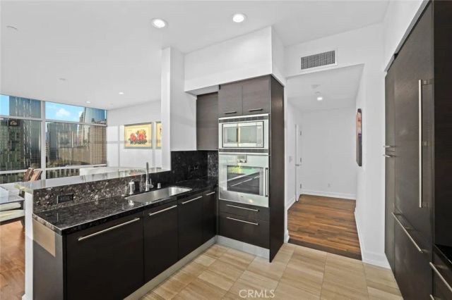 900 W Olympic 31J, Los Angeles, CA 90015