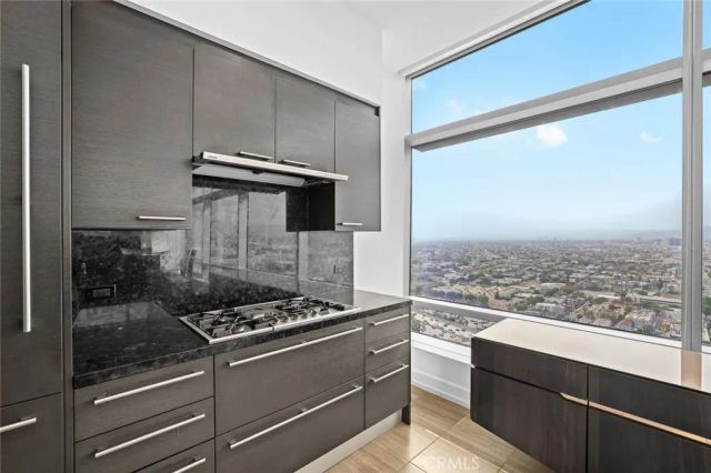 900 W Olympic 31J, Los Angeles, CA 90015