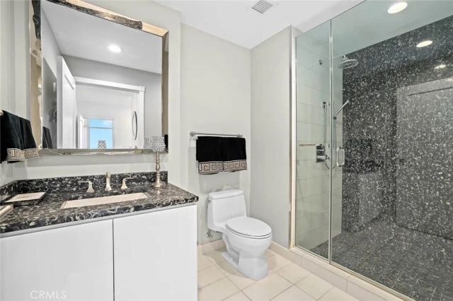 900 W Olympic 31J, Los Angeles, CA 90015