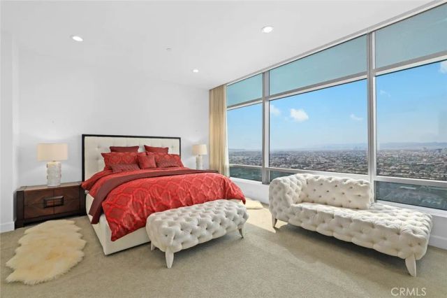 900 W Olympic 31J, Los Angeles, CA 90015