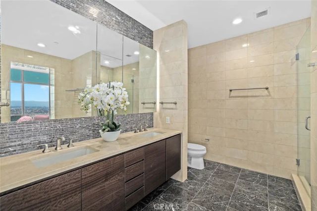 900 W Olympic 31J, Los Angeles, CA 90015