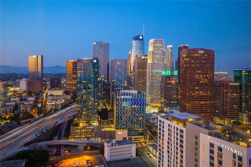 900 W Olympic 31J, Los Angeles, CA 90015