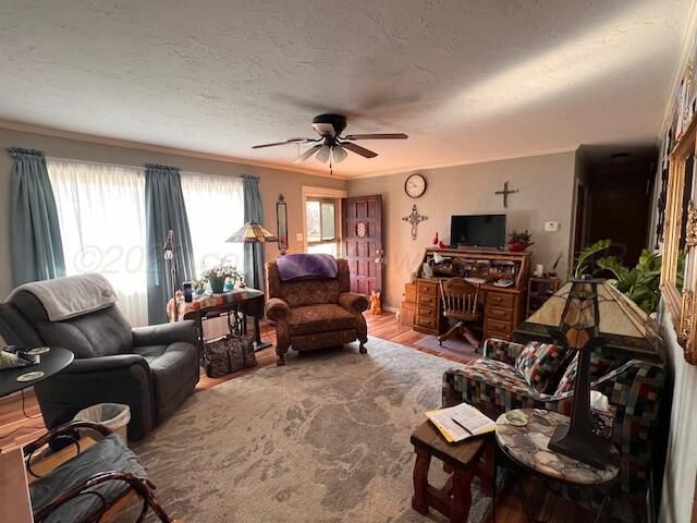 351 N Young Street, Follett, TX 79034