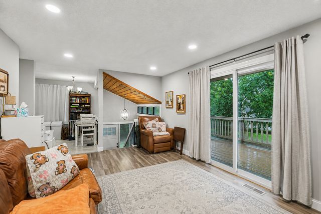 169 Bordeaux Court, Woodbury, MN 55125