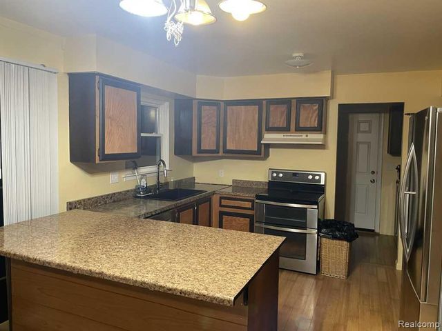 38176 S Groesbeck Highway, Clinton Charter Township, MI 48036