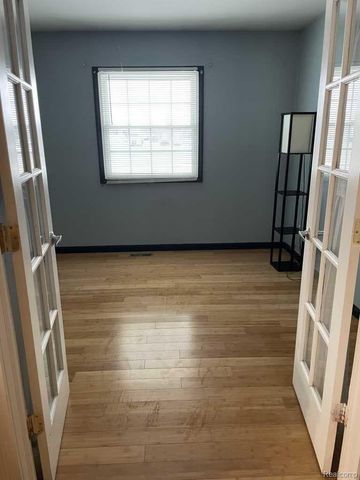 38176 S Groesbeck Highway, Clinton Charter Township, MI 48036