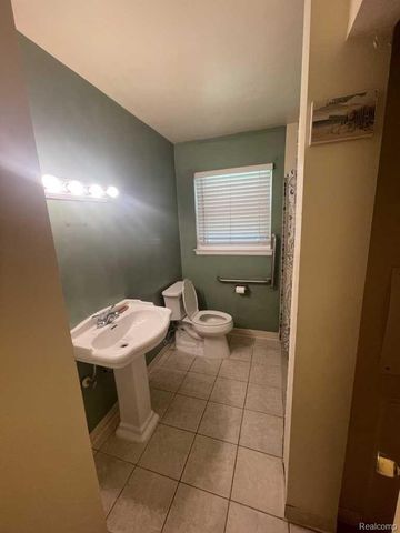 38176 S Groesbeck Highway, Clinton Charter Township, MI 48036