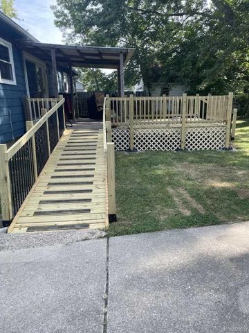 38176 S Groesbeck Highway, Clinton Charter Township, MI 48036