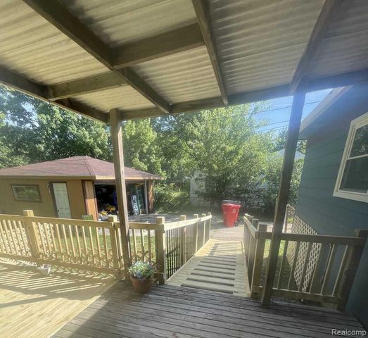 38176 S Groesbeck Highway, Clinton Charter Township, MI 48036