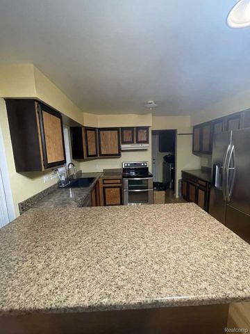 38176 S Groesbeck Highway, Clinton Charter Township, MI 48036