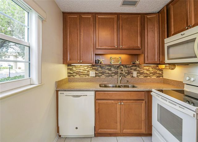 22 Vista Gardens Trail 103, Vero Beach, FL 32962